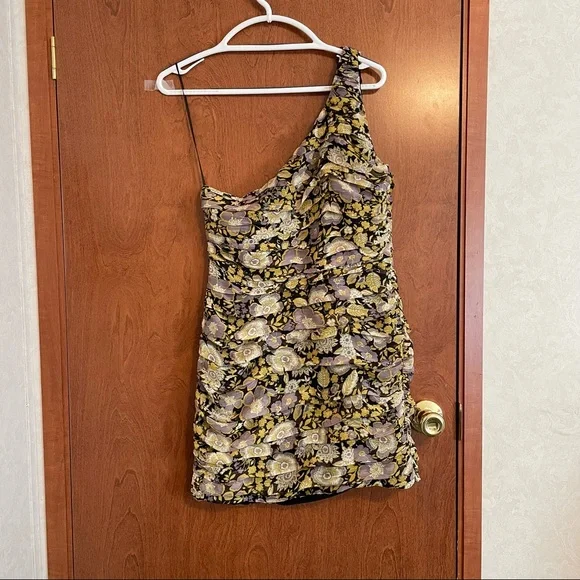 Zara One Shoulder Floral Ruched Gathered Mini Dress. - Picture 4 of 7
